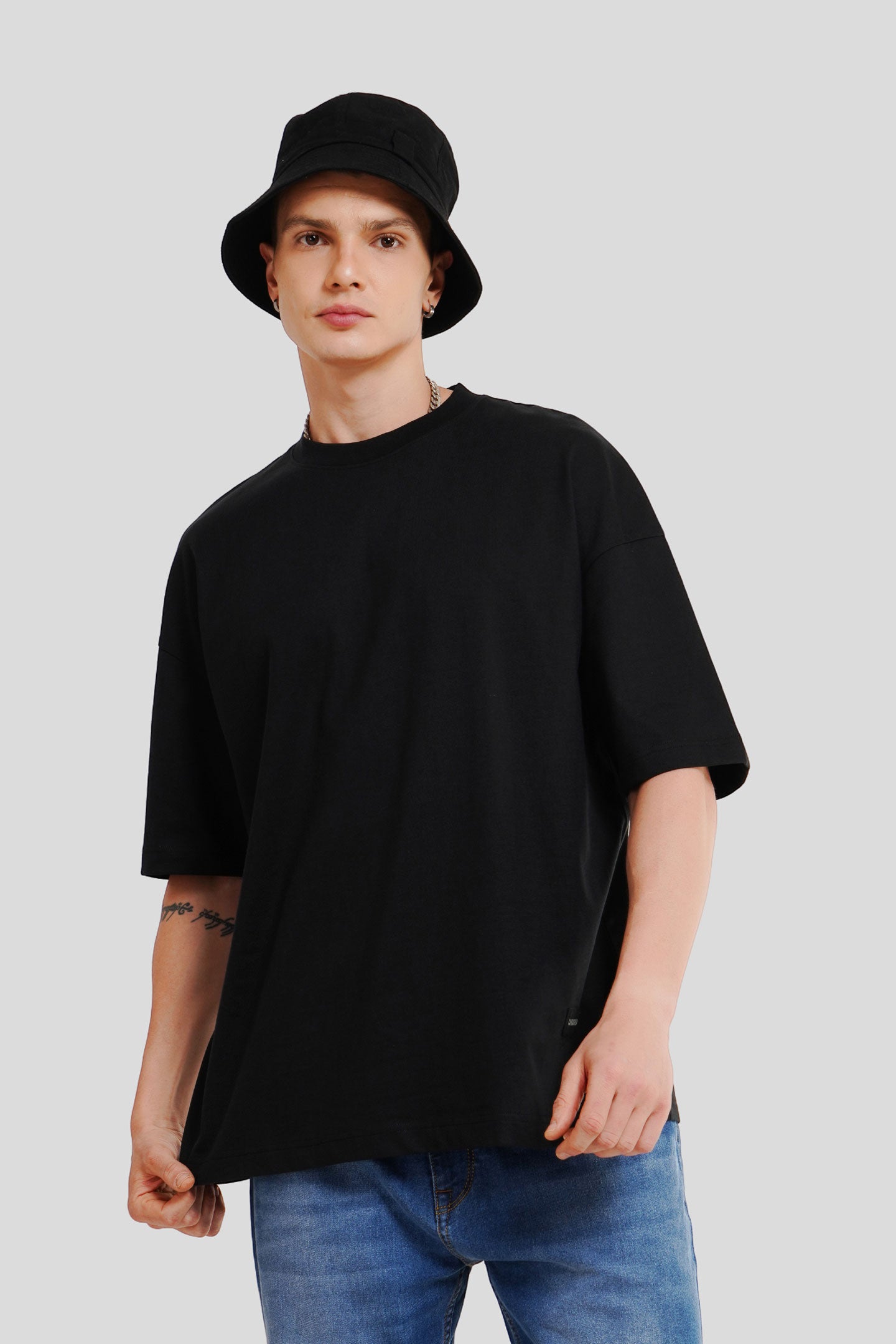 Different Appearance Black Printed Baggy T-Shirt