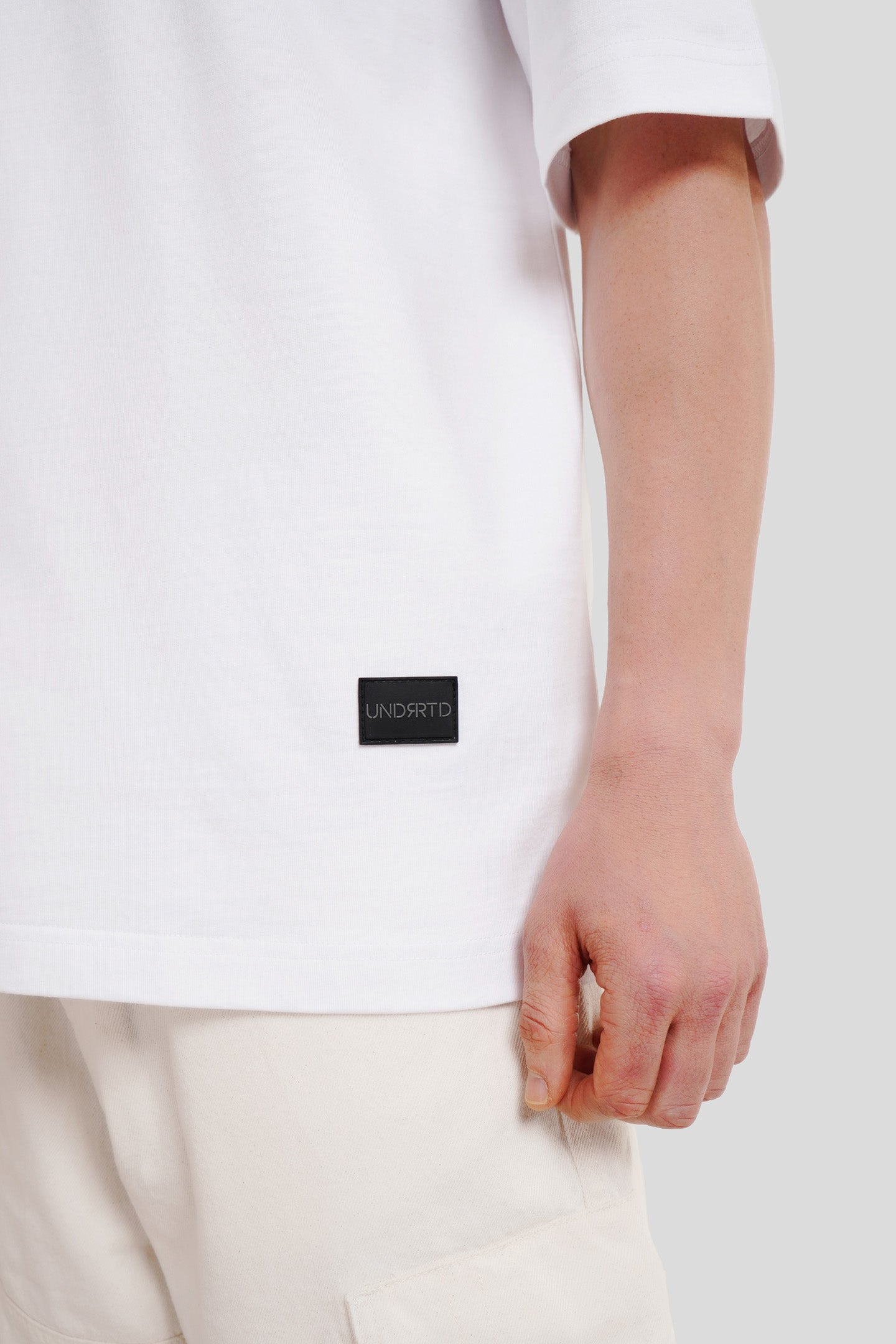 Decent White Printed T-Shirt Men Baggy Fit