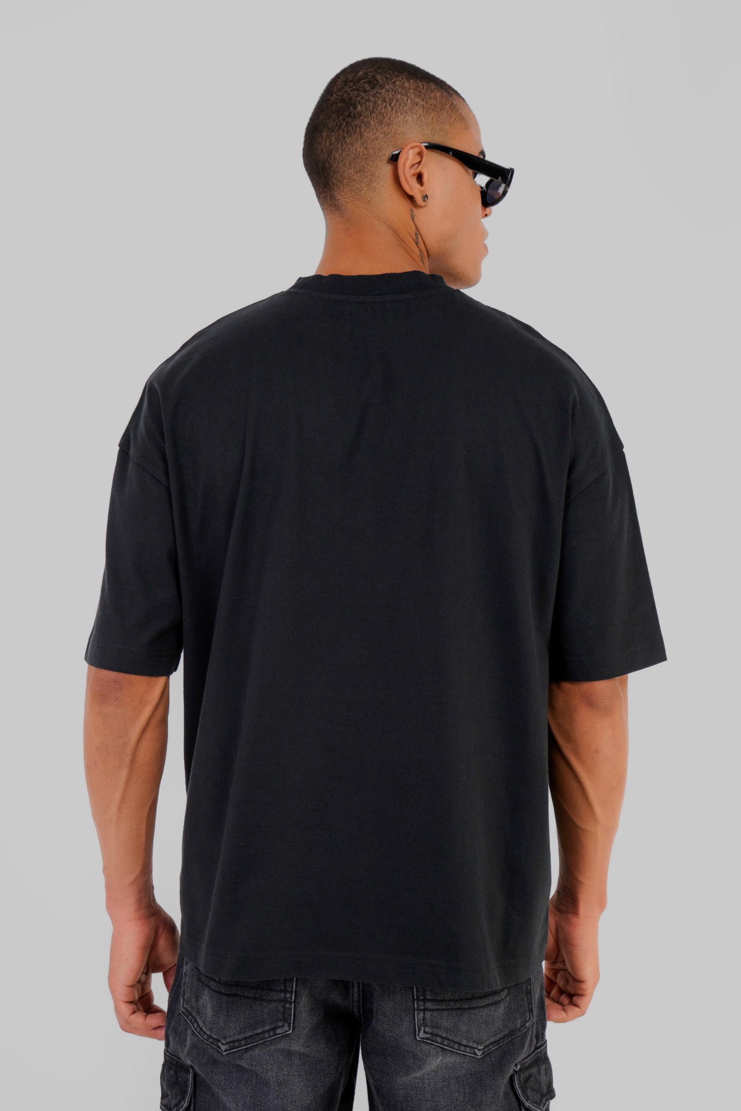 Genuine Vibes Black Baggy Fit T-Shirt Men