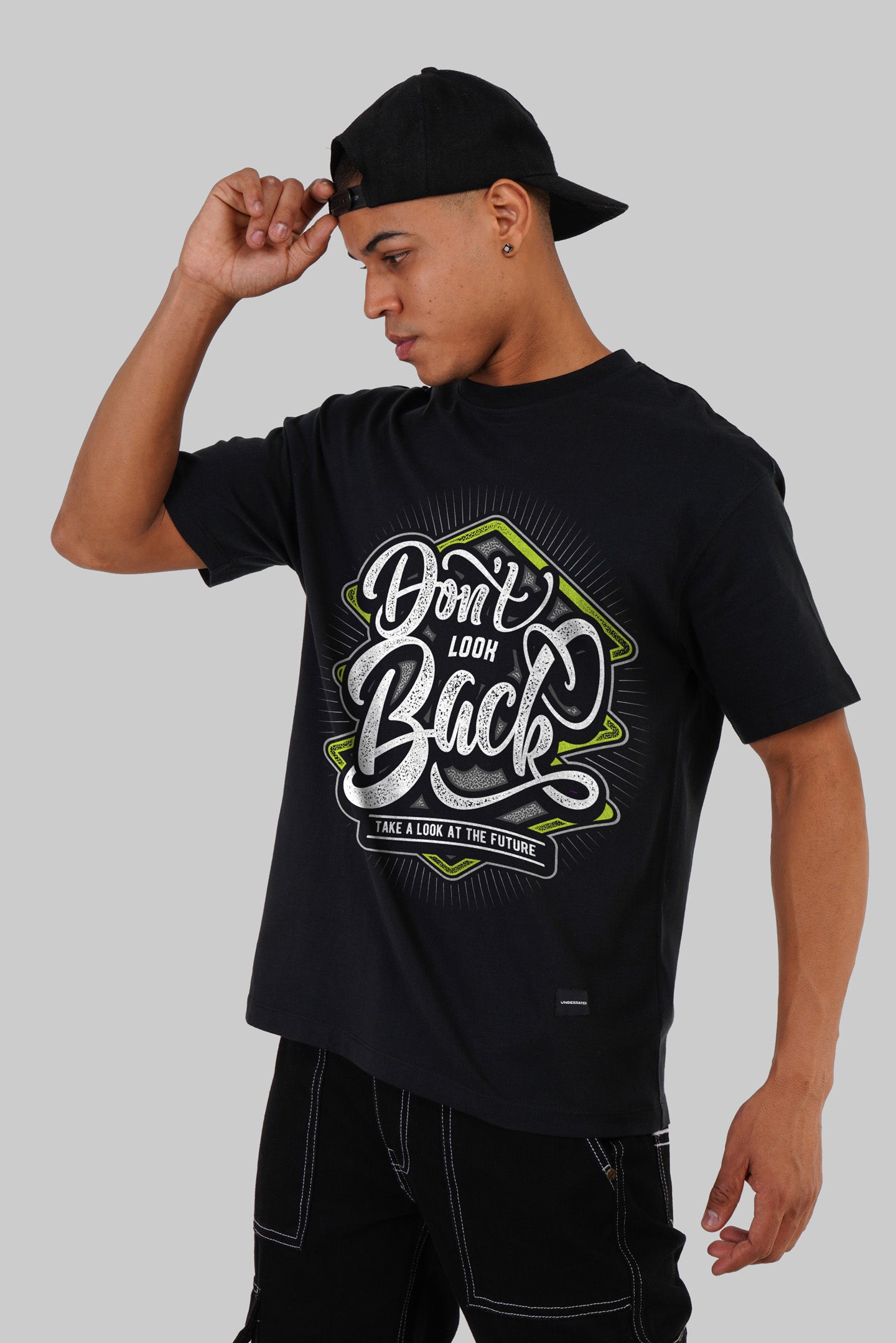 Don't Look Back Typographic Black Oversized Fit T-Shirt Men Pic 1